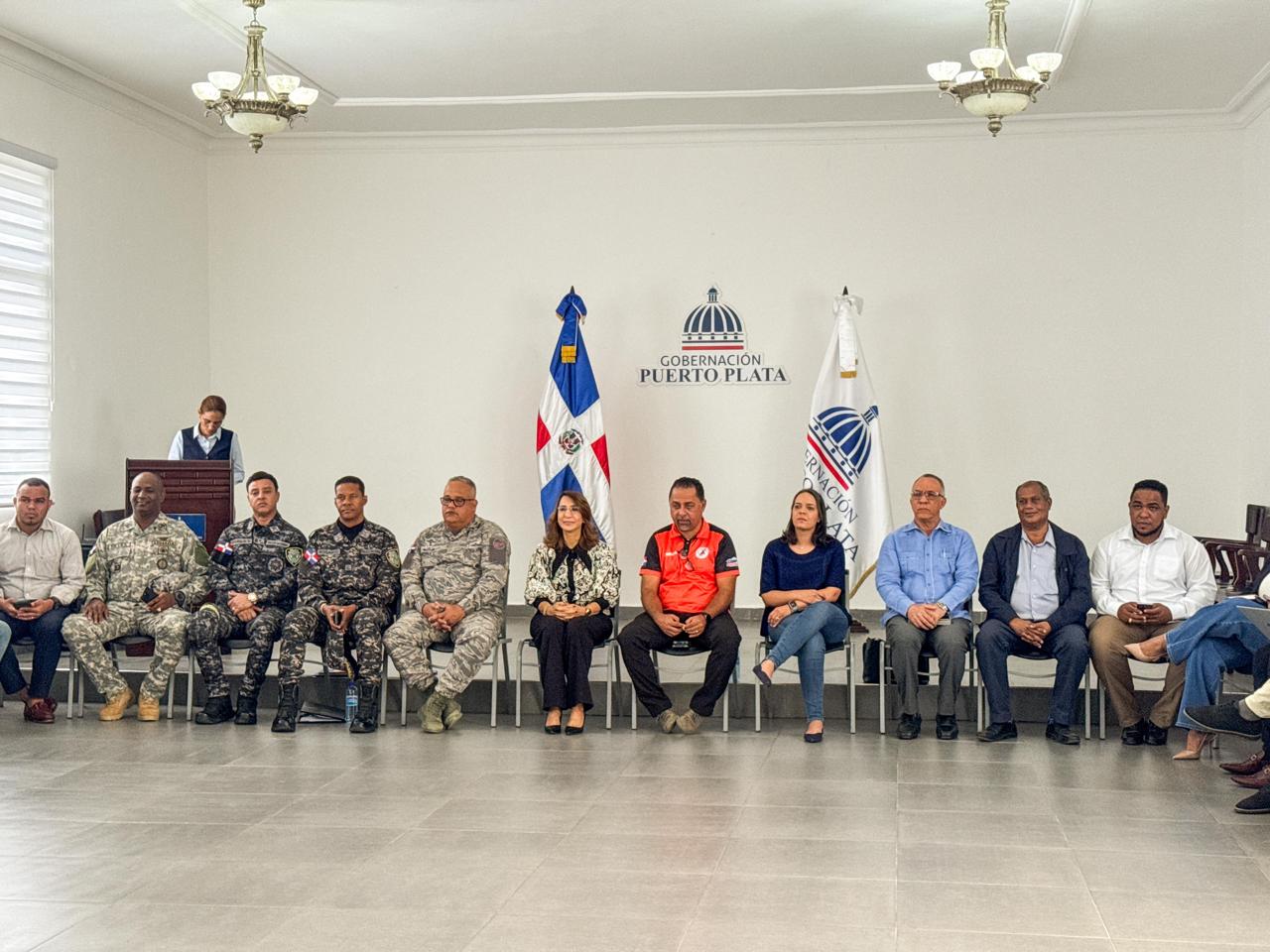 Gobernadora Claritza Rochtte encabeza reunión del Comité de Emergencias ante posible tormenta
