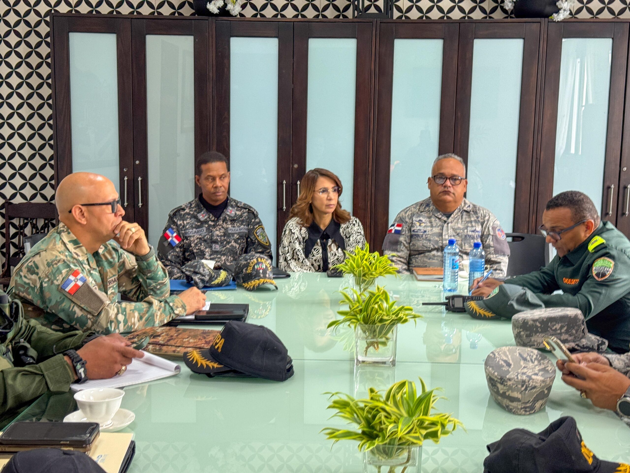 Gobernadora Claritza Rochtte encabeza reunión por la seguridad en Puerto Plata