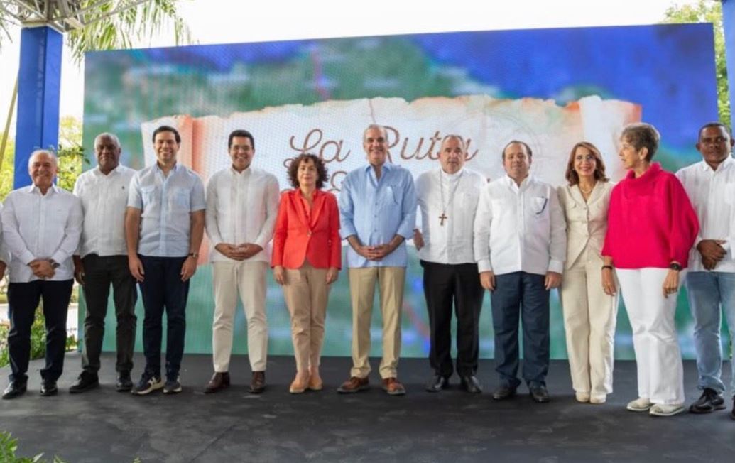 Gobernadora Claritza Rochtte acompaña al presidente Abinader en La Ruta del Encuentro