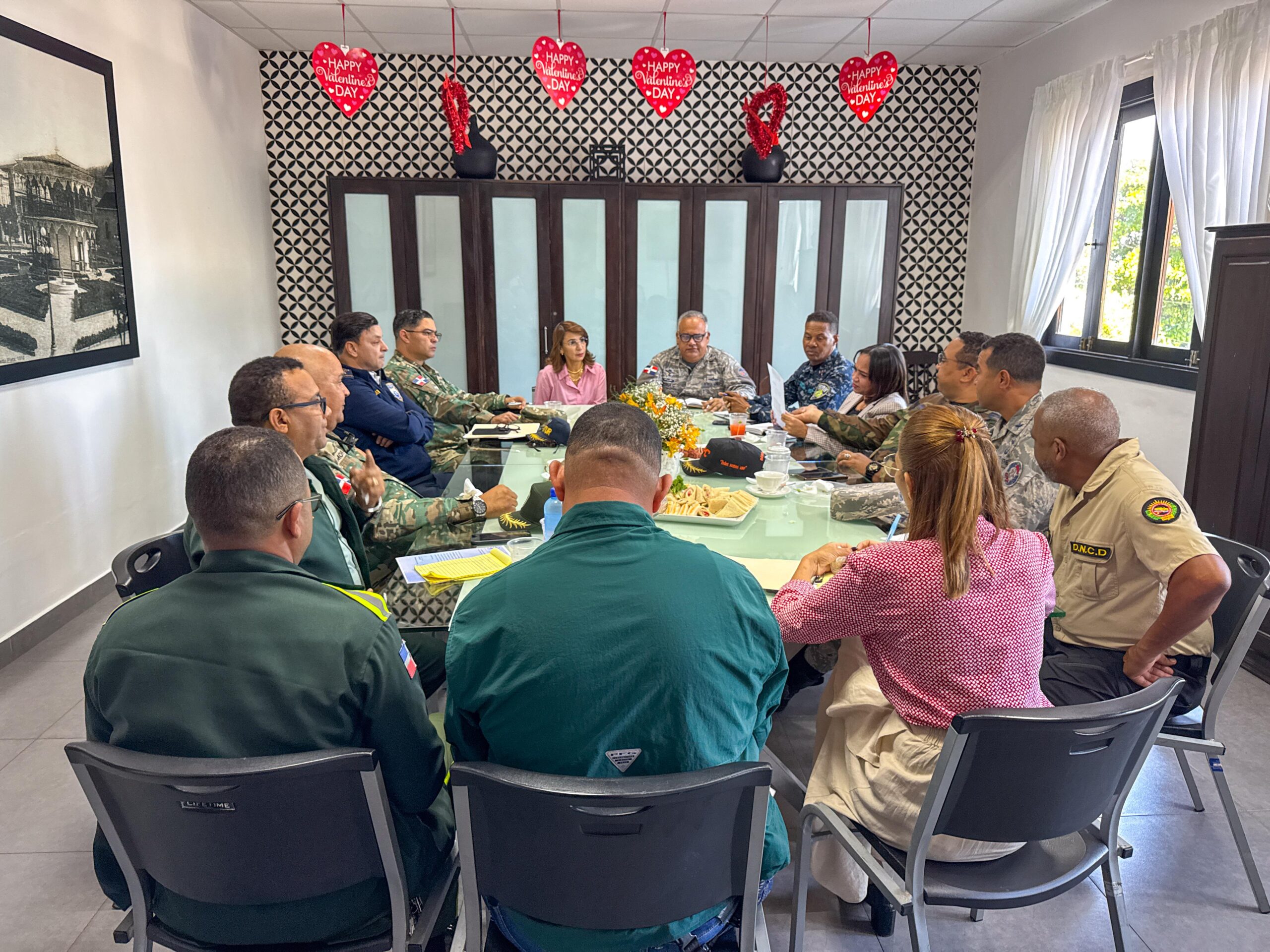 Gobernadora Claritza Rochtte lidera Mesa de Seguridad en Puerto Plata y fortalece acciones estratégicas