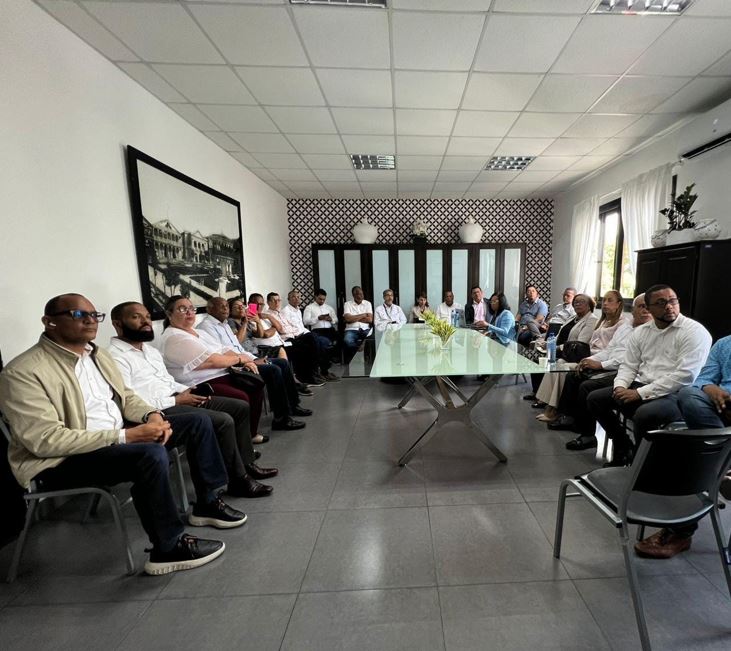 Gobernadora Claritza Rochtte encabeza reunión con equipo técnico del Ministerio de Hacienda y Economía
