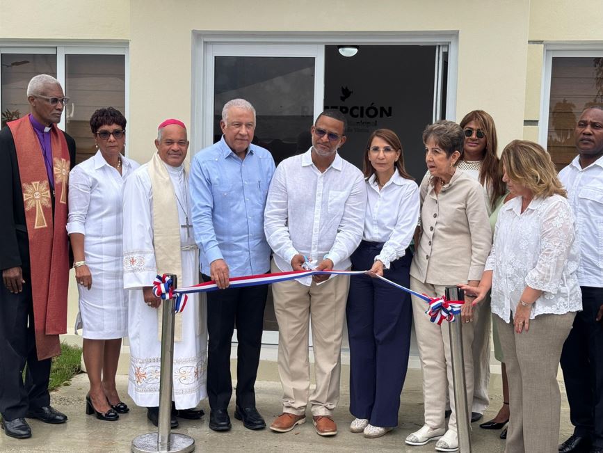 Gobernadora Claritza Rochtte participa en inauguración de funeraria municipal en Sabaneta de Yásica