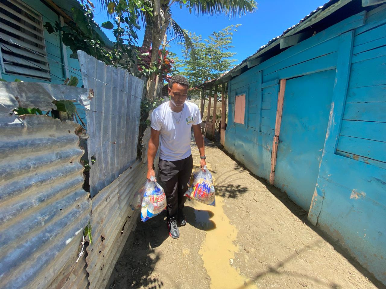 Gobernación Provincial distribuye raciones crudas a sectores de escasos recursos en Comunidad de San Marcos