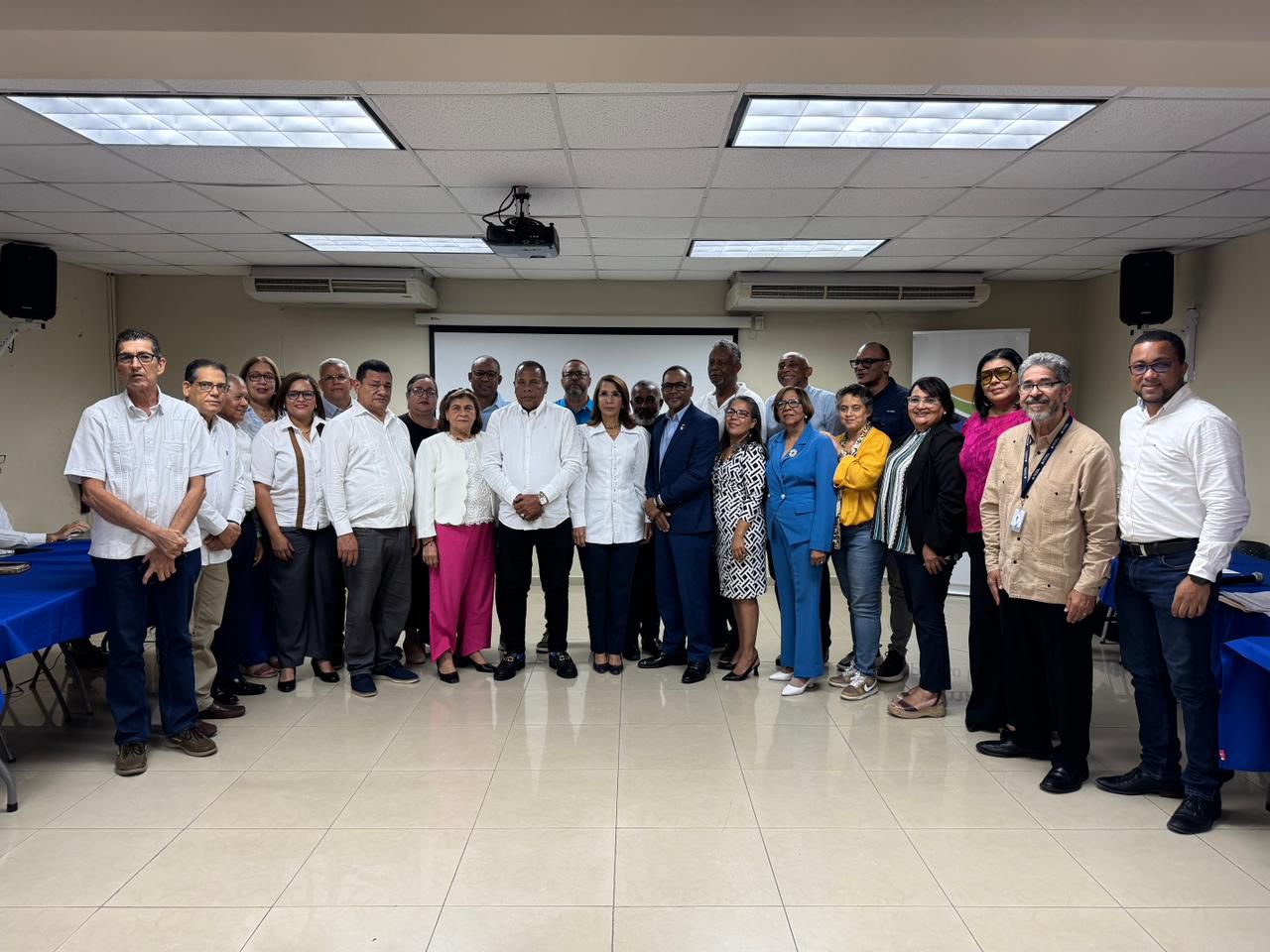 Gobernadora Claritza Rochtte encabeza sesión del Consejo de Desarrollo Provincial en Puerto Plata
