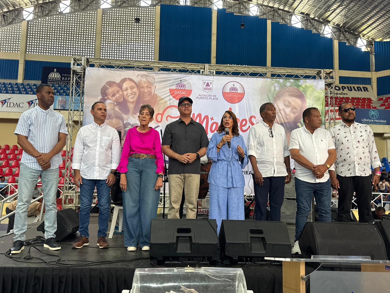 Gobernación Provincial, Alcaldía de San Felipe y DASAC celebran a las madres puertoplateñas con emotiva rifa y actividades especiales