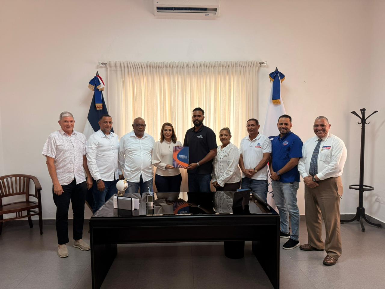 Gobernadora Claritza Rochtte encabeza encuentro de coordinación para recorrido de la antorcha deportiva