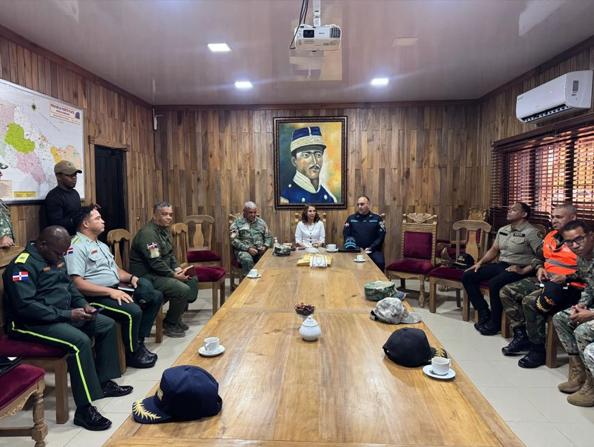 Gobernadora Claritza Rochtte encabeza Mesa de Seguridad junto a autoridades civiles y militares