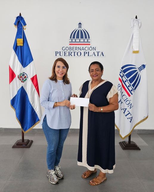 Gobernadora entrega tablero para impulsar actividades deportivas