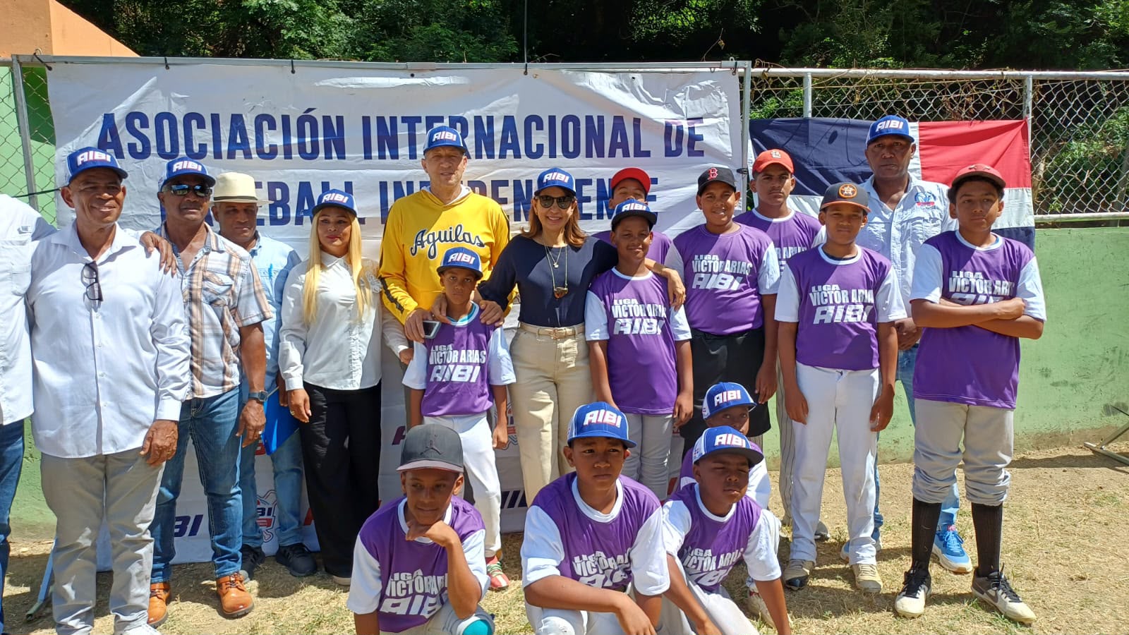 Gobernadora Claritza Rochtte participa en inauguración del Torneo Vacacional de Béisbol Infantil de Altamira