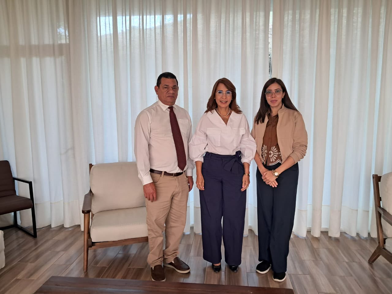 Gobernación de Puerto Plata fortalece coordinación con el Ministerio de la Presidencia y Hacienda