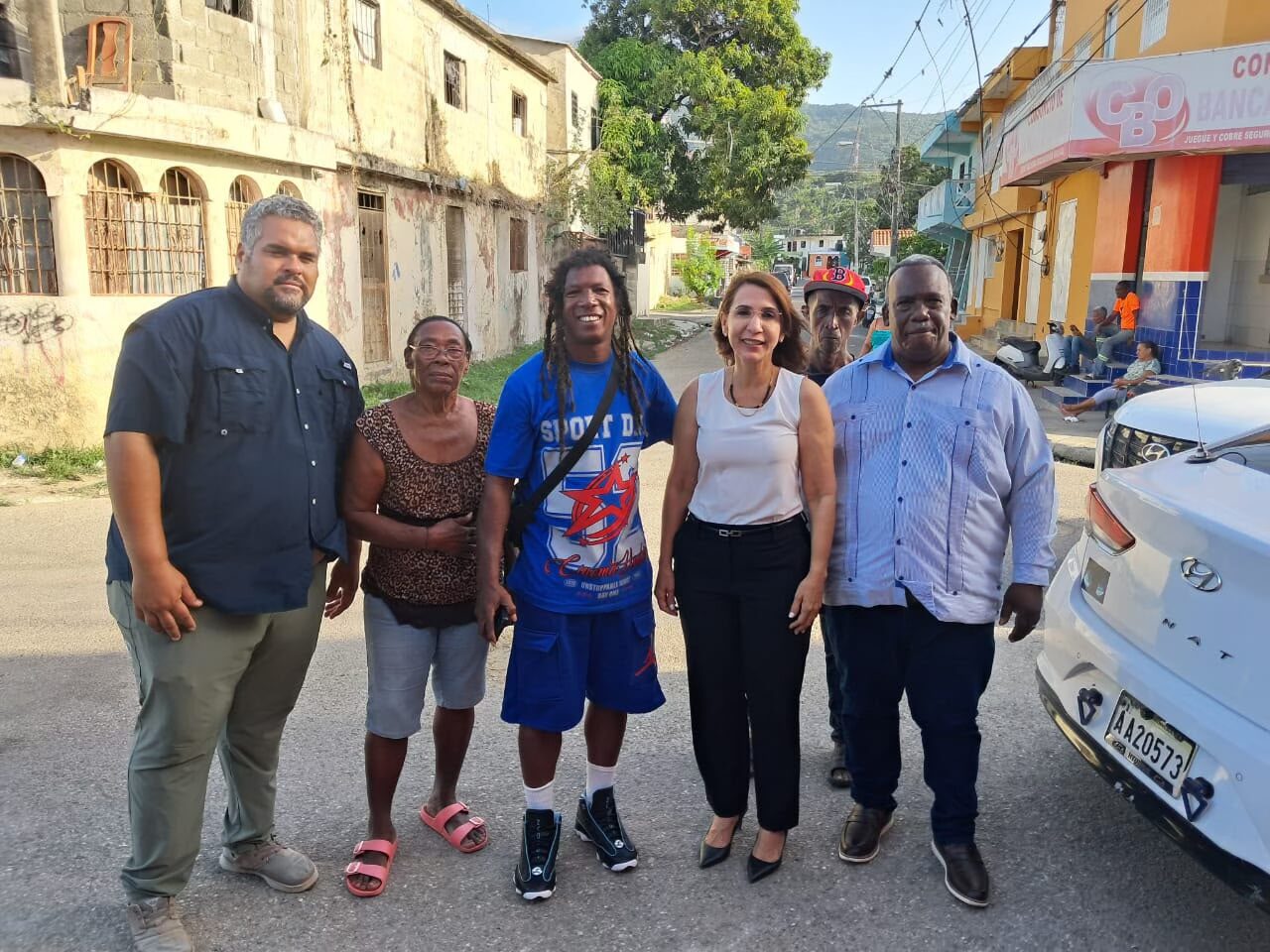 bernadora Claritza Rochtte supervisa problemática de drenaje pluvial en Barrio Haití